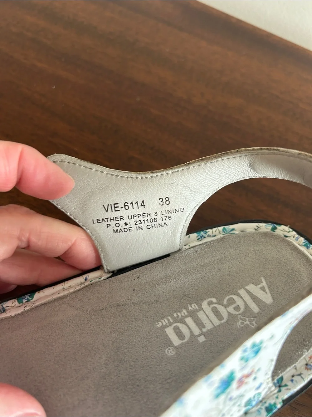 Retired~ Alegria Women's Vienna Sandals in Keep Calm